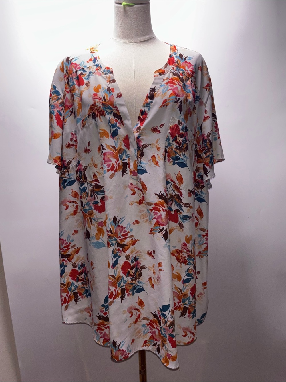 torrid Harper Floral  Flutter Sleeve Blouse Size 5 = 5X
